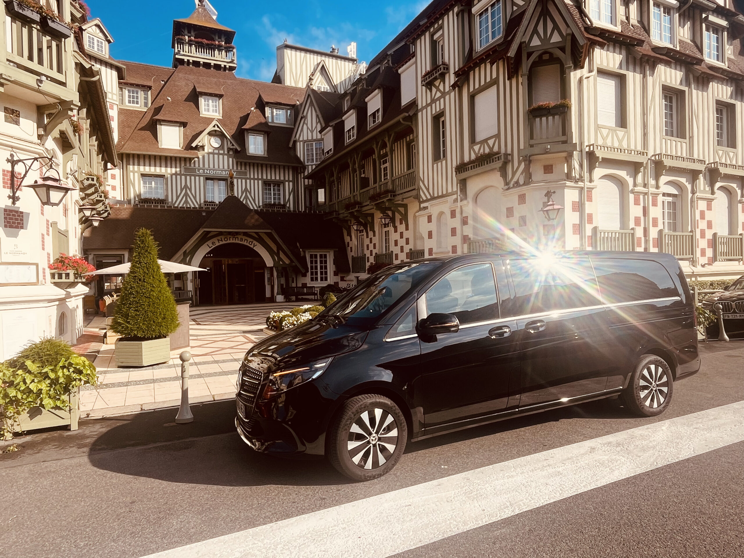 van devant hotel normandy Jet privé aéroport de caen